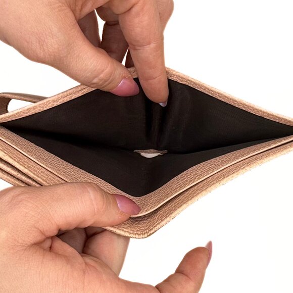 Gucci GG Marmont Blush Pink Bi-fold wallet - Picture 9 of 11